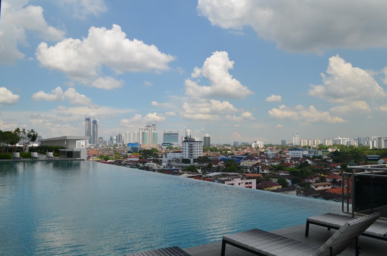 1 Tebrau Suites By Subhome Johor Bahru Exterior foto
