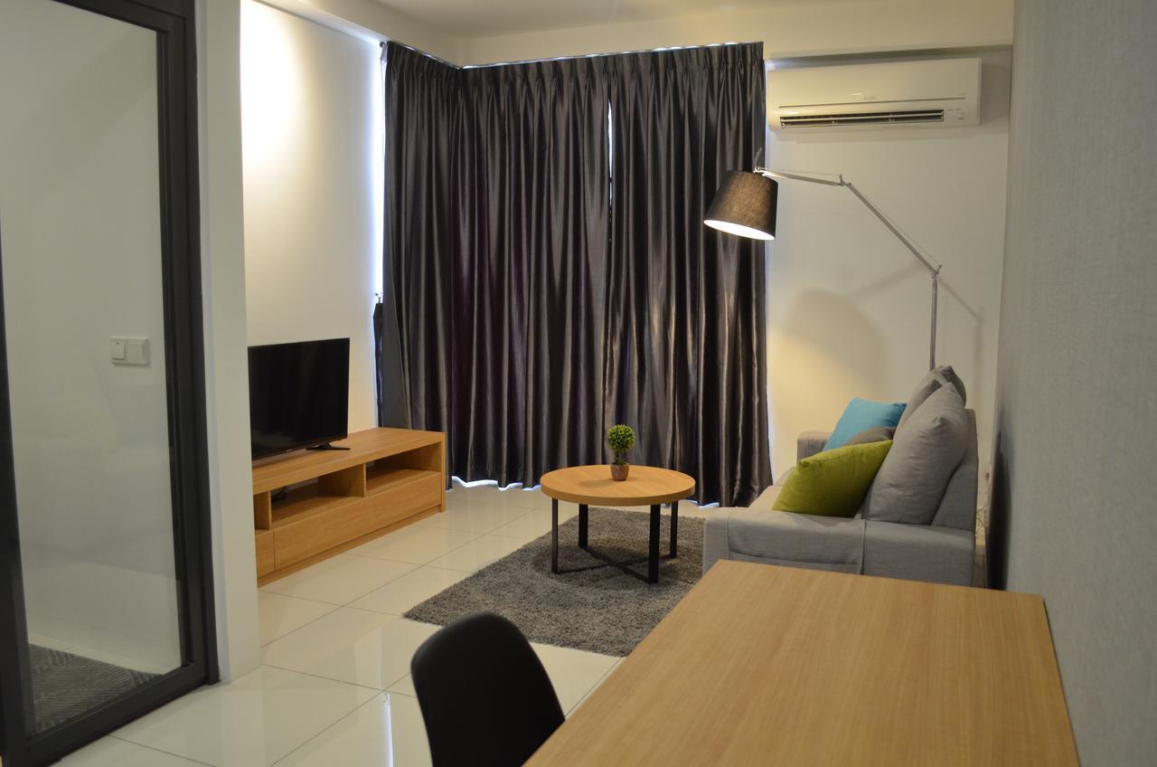 1 Tebrau Suites By Subhome Johor Bahru Exterior foto