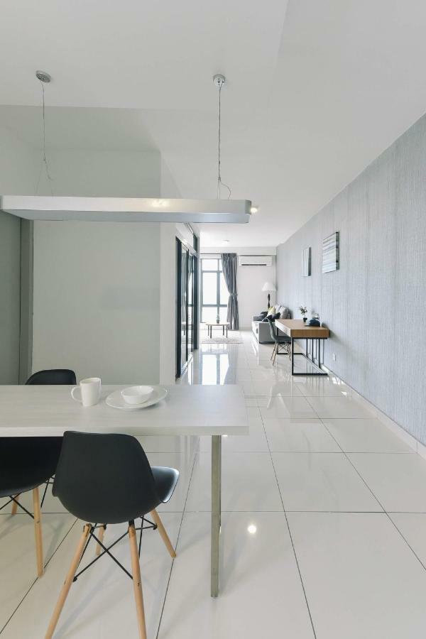 1 Tebrau Suites By Subhome Johor Bahru Exterior foto